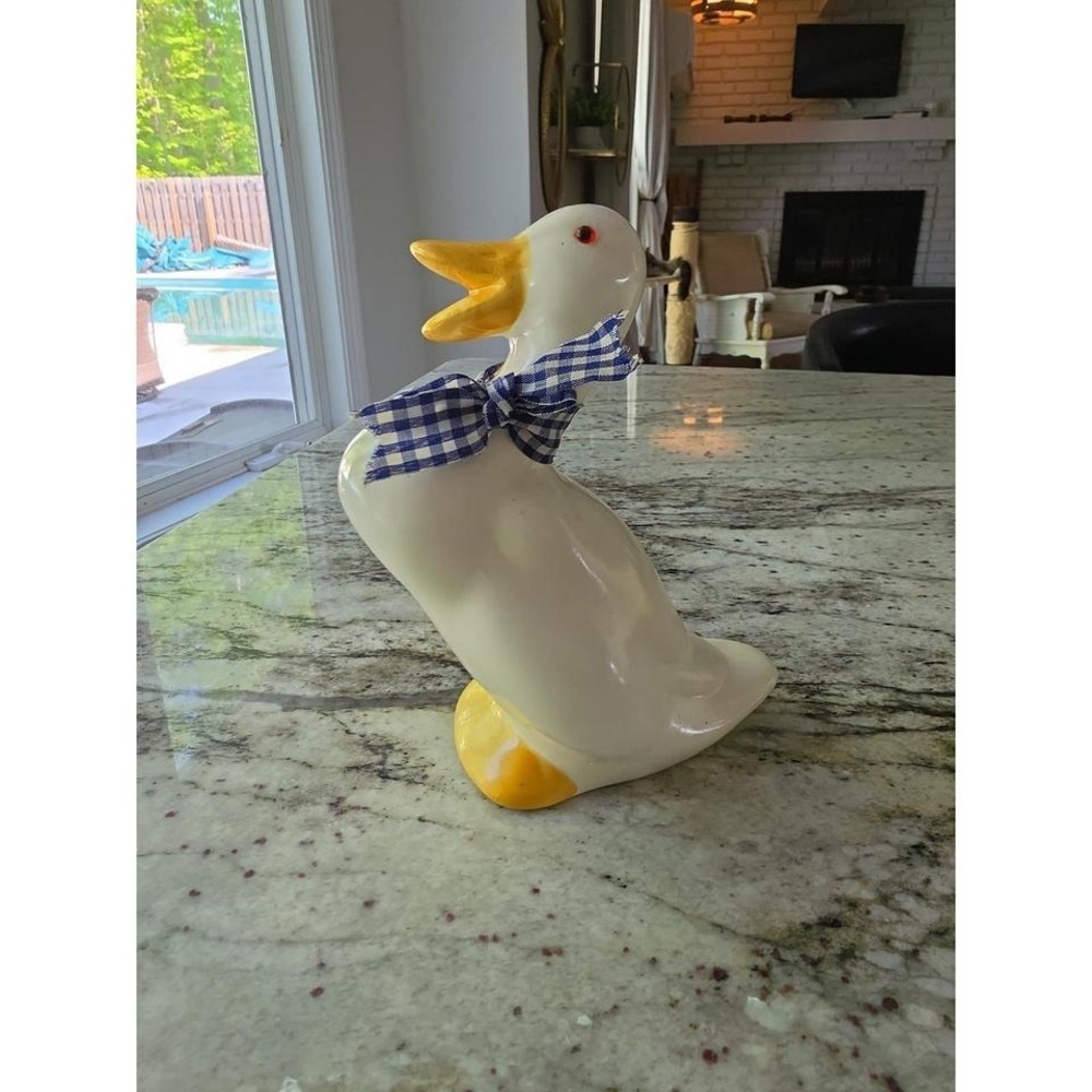 Vintage Ducks Figurines 1980 8.5 in Vintage Original Bows Red Gem